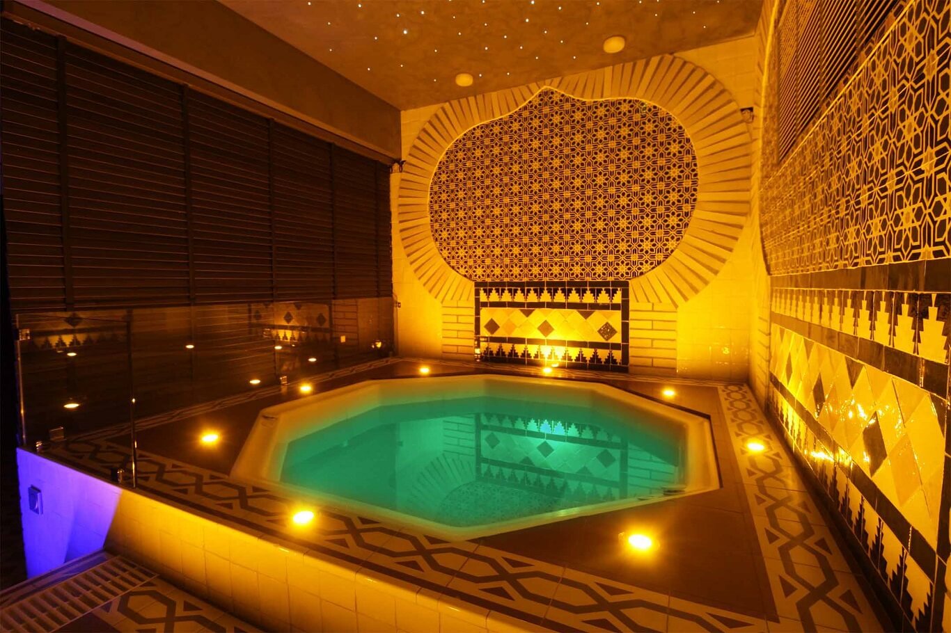 suite arabe silk motel quarto com piscina